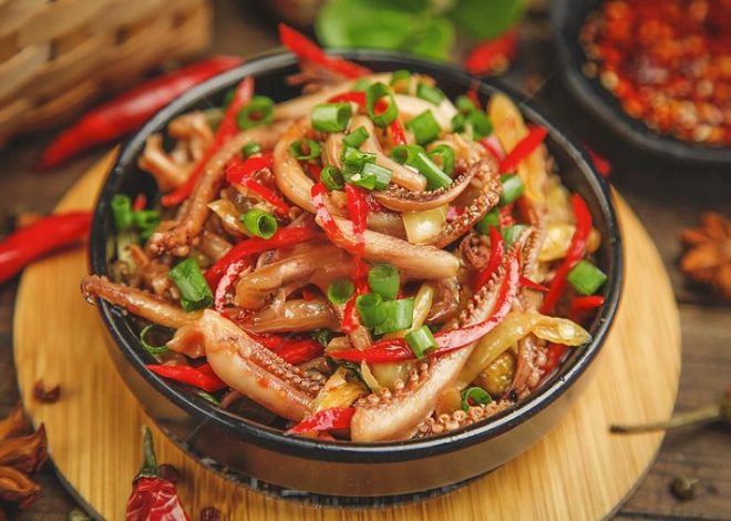 Crispy fried shredded squid with bamboo shoot and bell pepper